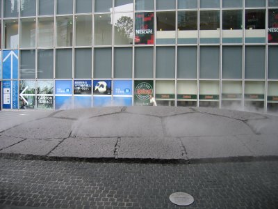 汐留シオサイト風景 亀の噴水